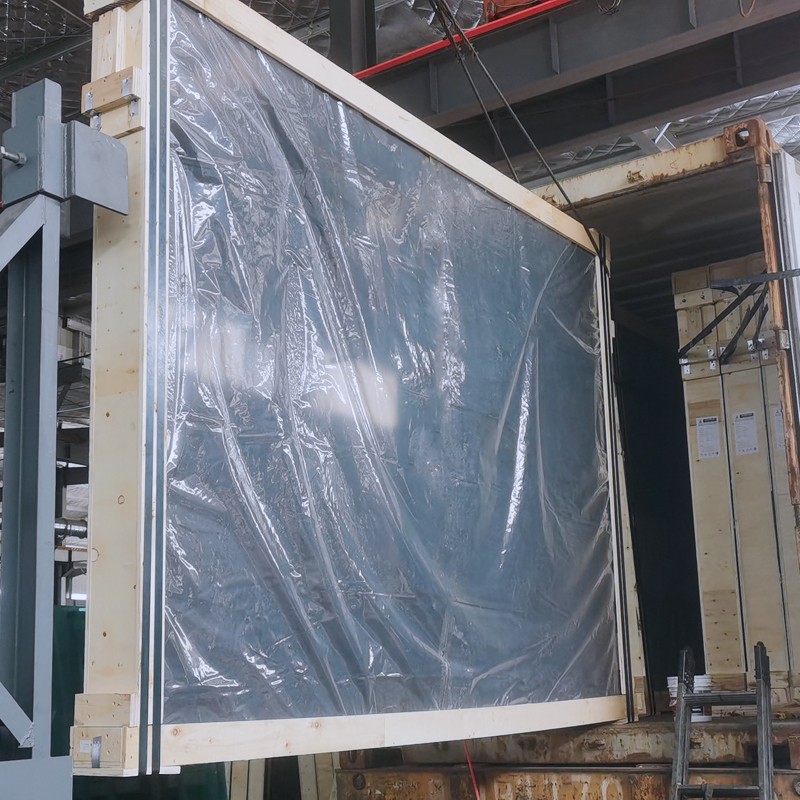 Glass loading process.jpg Glass loading process.jpg