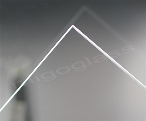 זכוכית סולארית 3.2 מ"מ שקופה במיוחד
